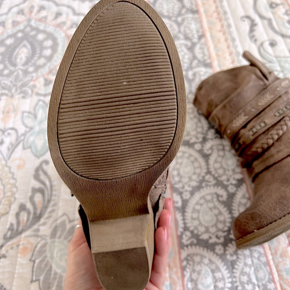 Booties - Picture 3 of 4